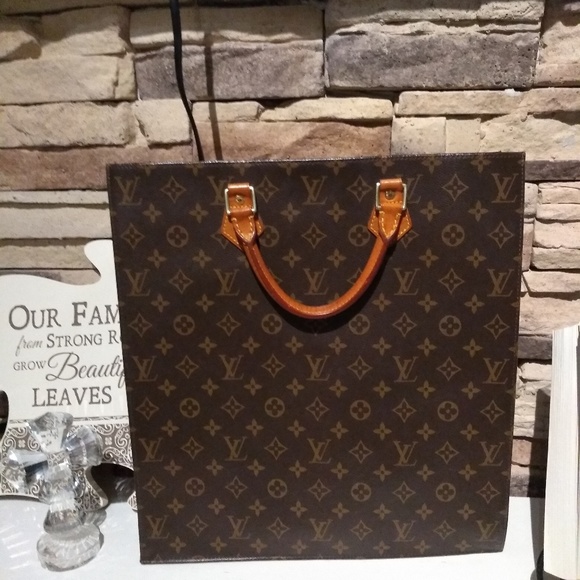 sold locally Amazing LV Plat sac tote - Picture 1 of 8